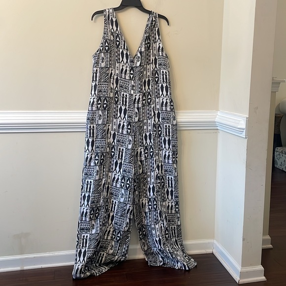 The Odells Mixed Print Jumpsuit - Picture 6 of 6